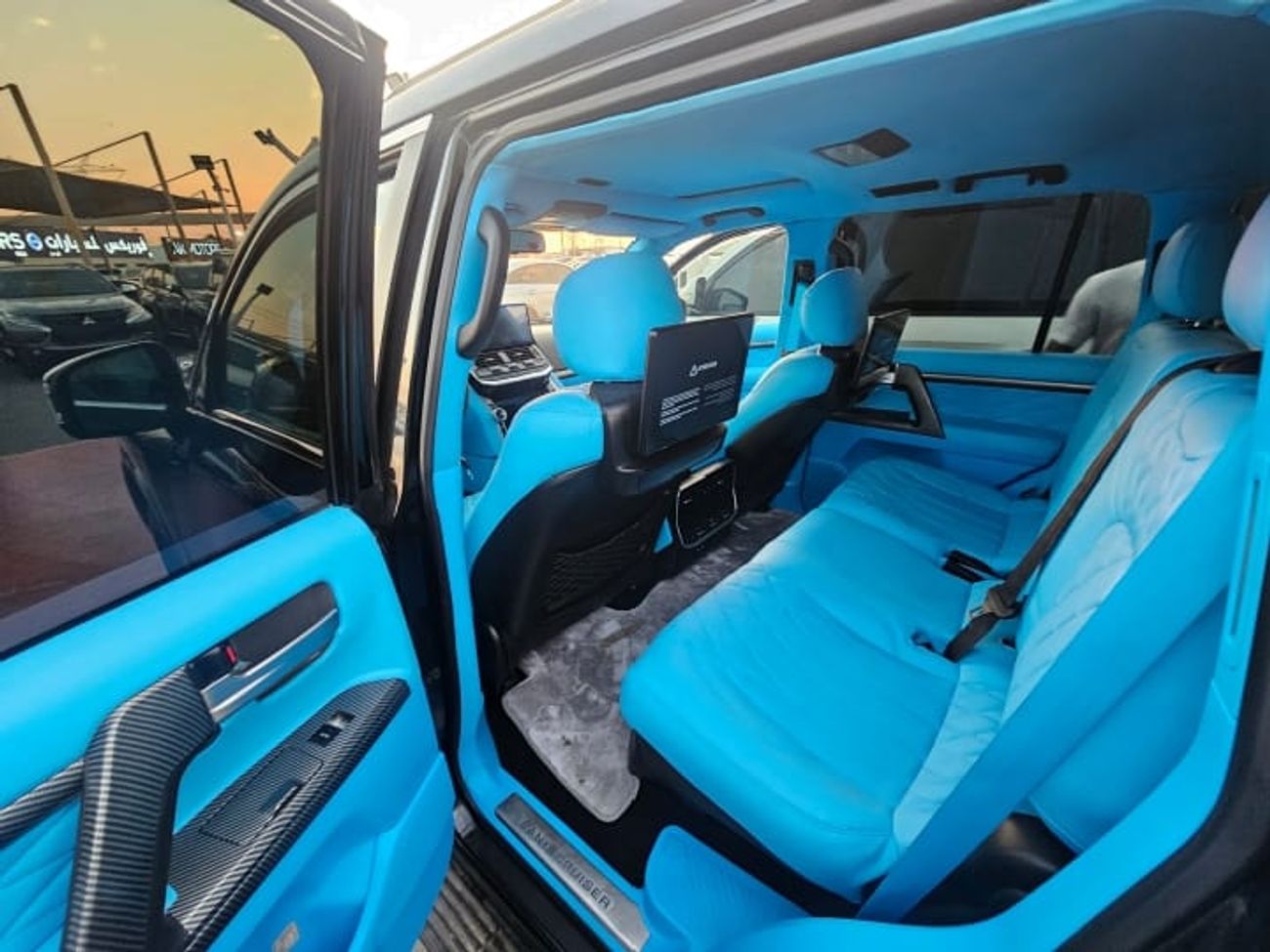 Toyota Land Cruiser VXR Modified to 2024 5.7L V8 Petrol Engine Automatic Gear 4WD 7 Seats 5 Doors