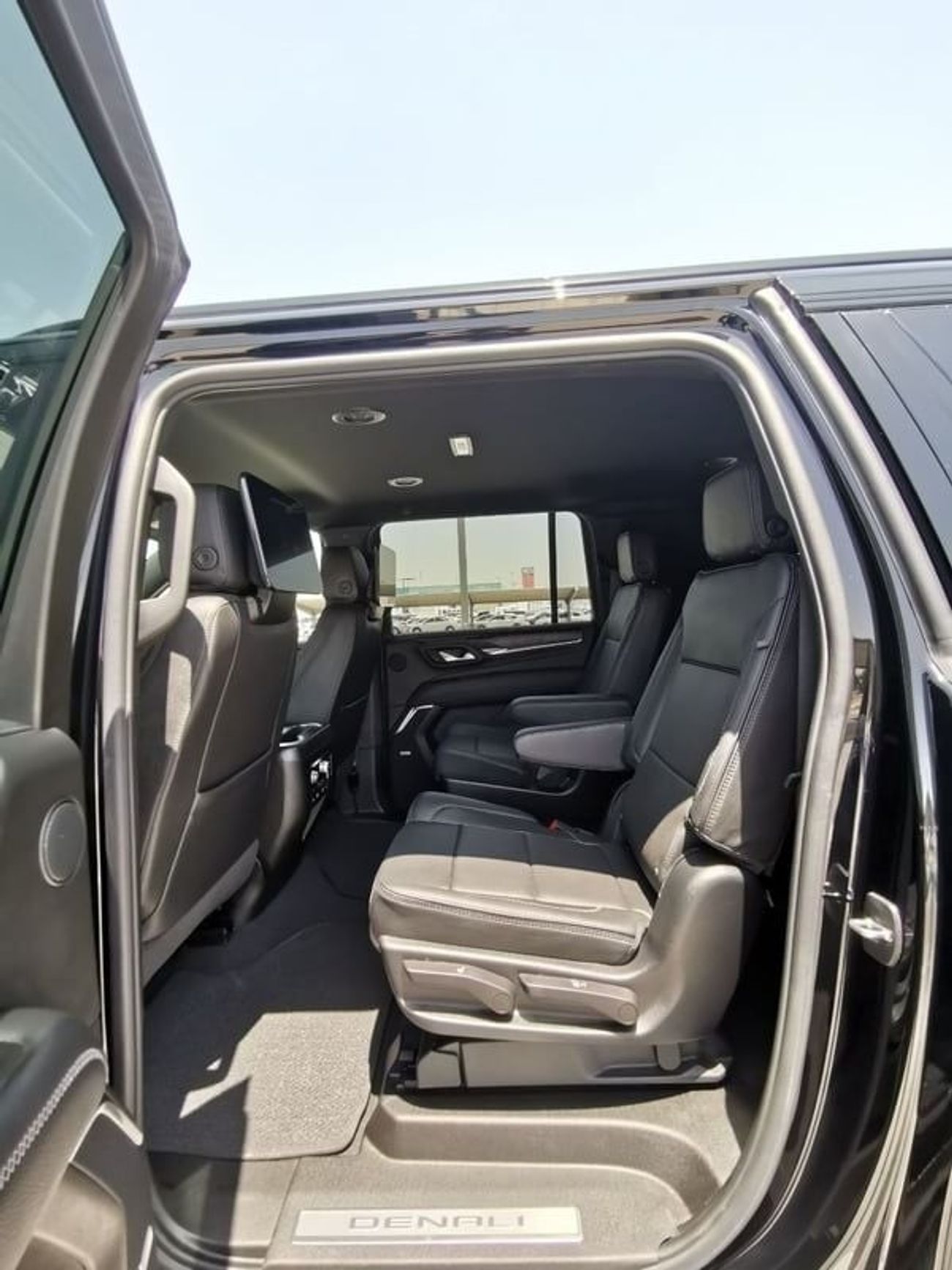 GMC Yukon GMC Denali - 2023 - Black Edition