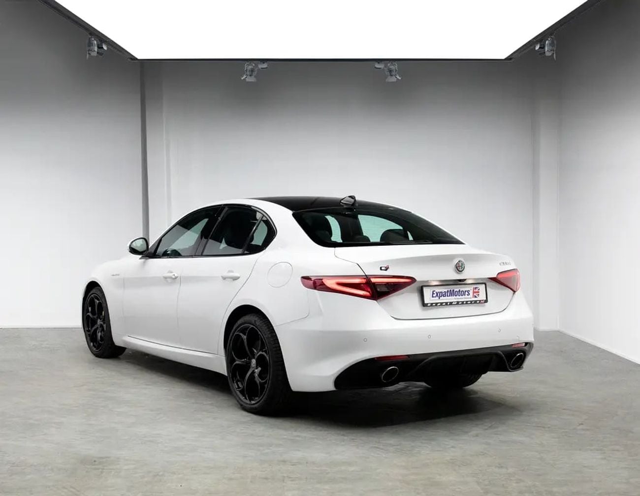 ألفا روميو جوليا فيلوتشي 0% DP Available • Full Service History • GCC Spec