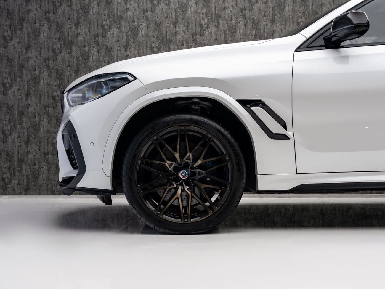 BMW X6 M STANDARD BUY NOW, PAY 2027 | THE BLACKLINE STANDARD | July 2027 Warranty + Service, GCC, Low KMs