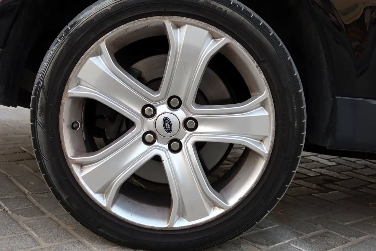 Land Rover Range Rover Sport Pristine HSE Supercharged | GCC Specs