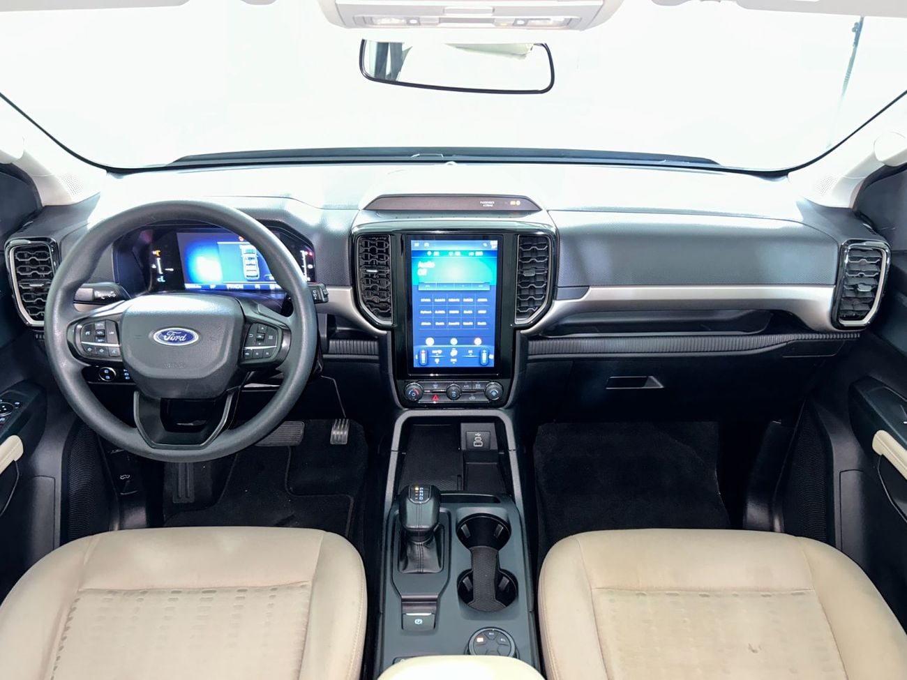 Ford Everest XLS EVR225 /AL TAYER MOTORS / AL QOUZ SHOWROOM