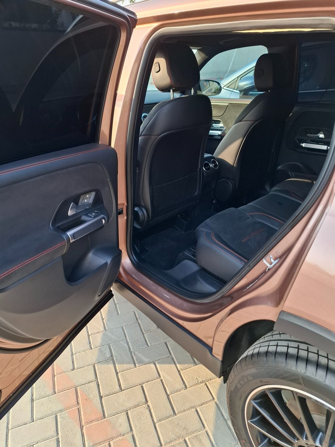 مرسيدس بنز GLB 250 4MATIC