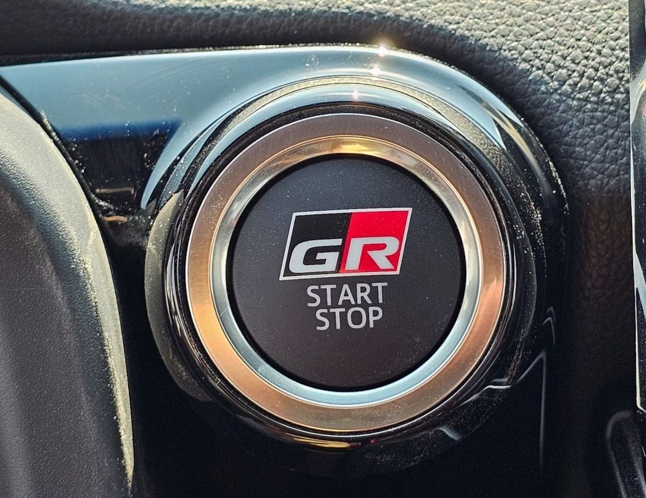 تويوتا لاند كروزر GR SPORT HYBRID || محرك V6 سعة 3.5 لتر، دفع رباعي، ناقل حركة أوتوماتيكي | كامل المواصفات (رمز المنتج