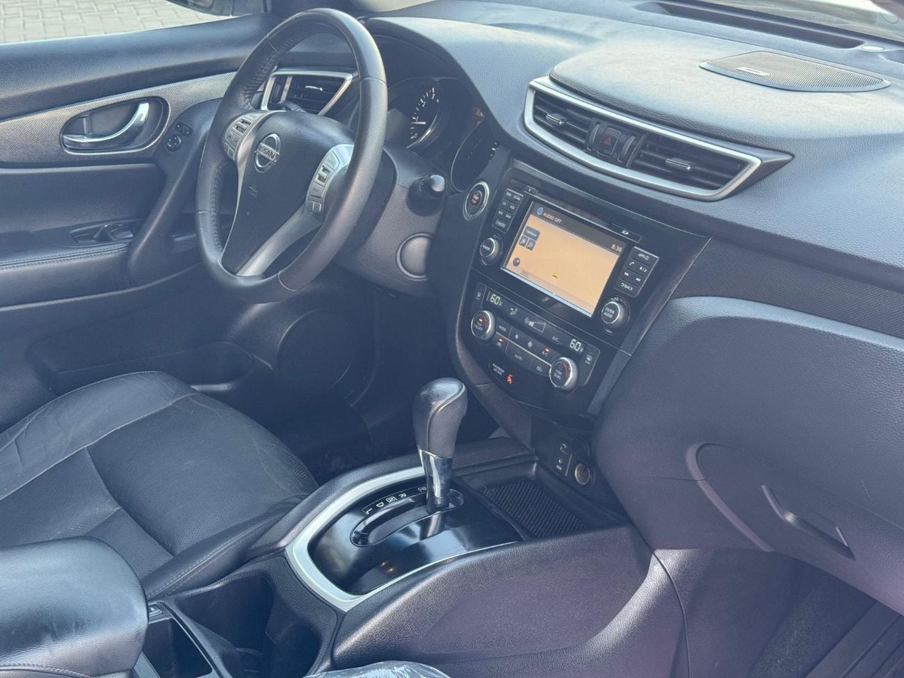 Nissan Rogue SL 2.5L V4 / PANORAMIC SUNROOF / AWD / 360 CAMERA / 7 SEATS / REAR AC