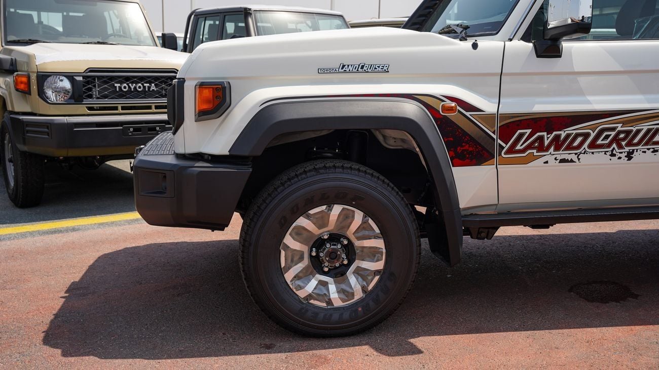 تويوتا لاند كروزر بيك أب 70 TOYOTA LC79 DC 4.0L PTR 26 YM FULL LC79 DC 4L PTR 26 YM FULL