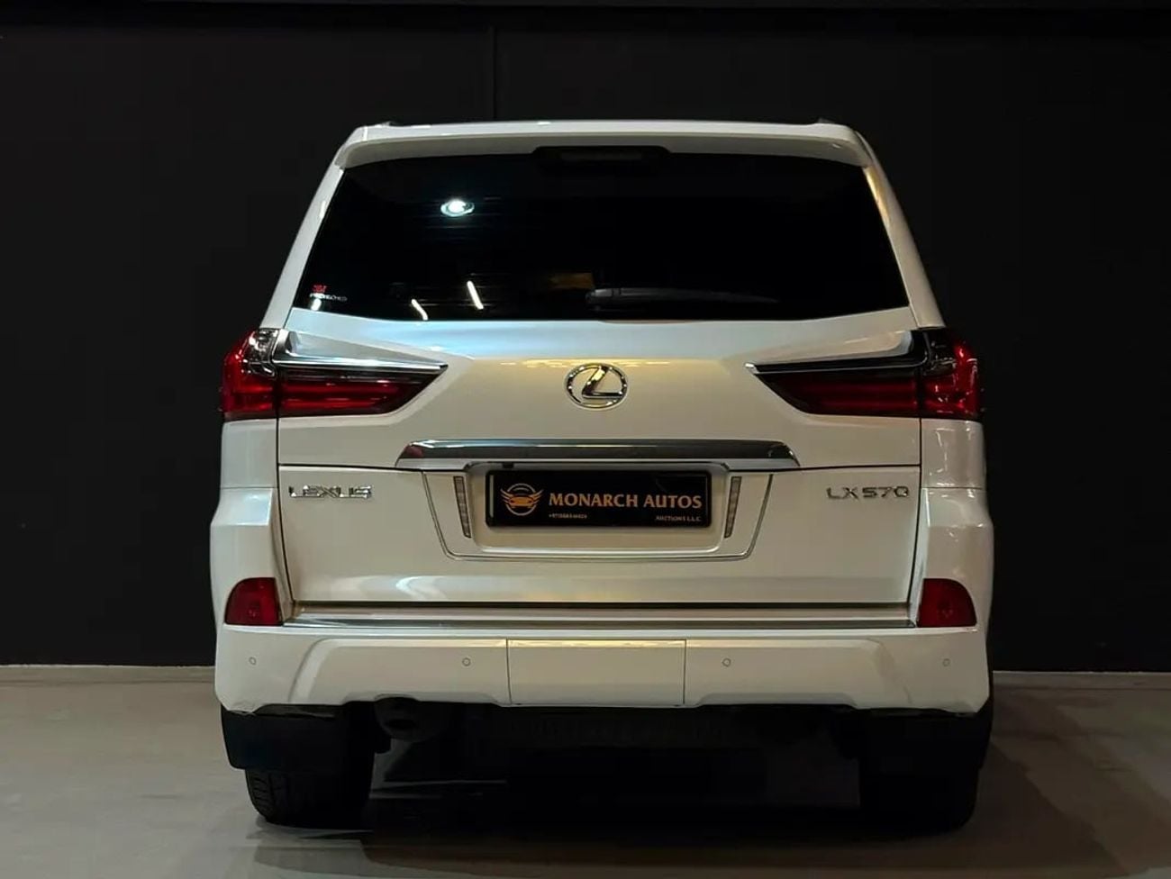 لكزس LX 570 PLATINUM Pristine LX 570 Platinum | GCC Specs |Full Service History