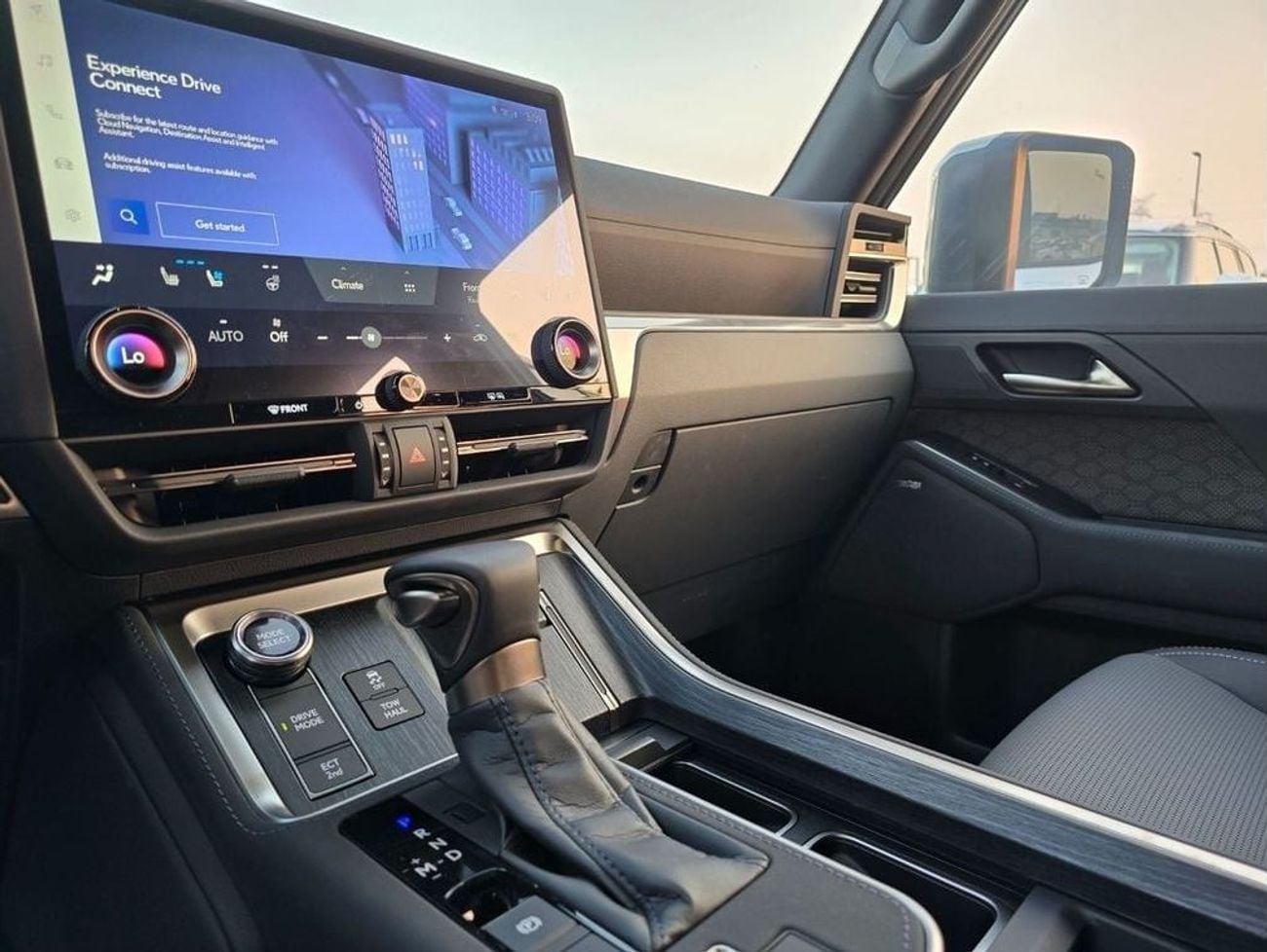 لكزس GX550 6 Seater Full Option * Export Price *