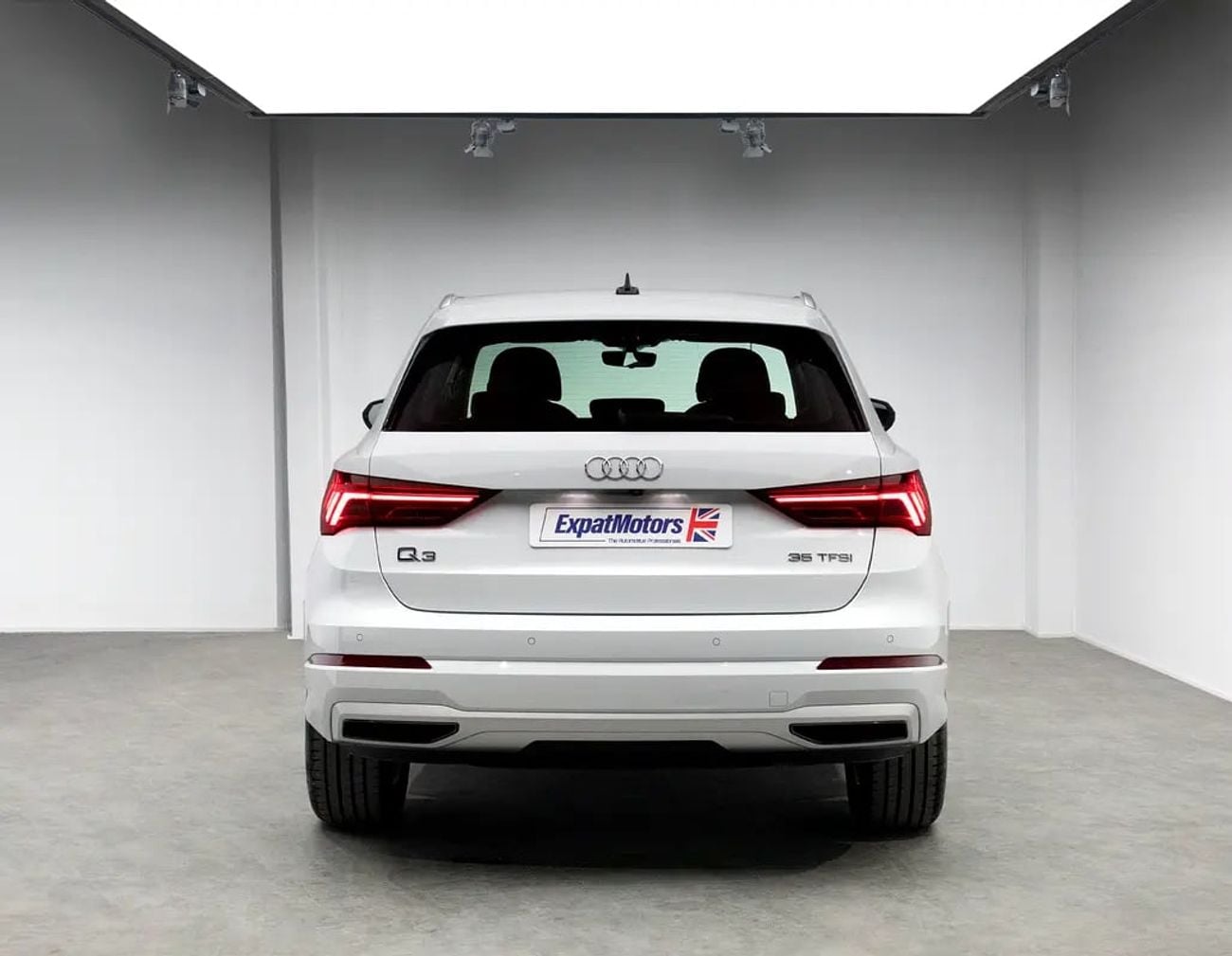 Audi Q3 35 TFSI ADVANCED Full Dealer Service History • GCC