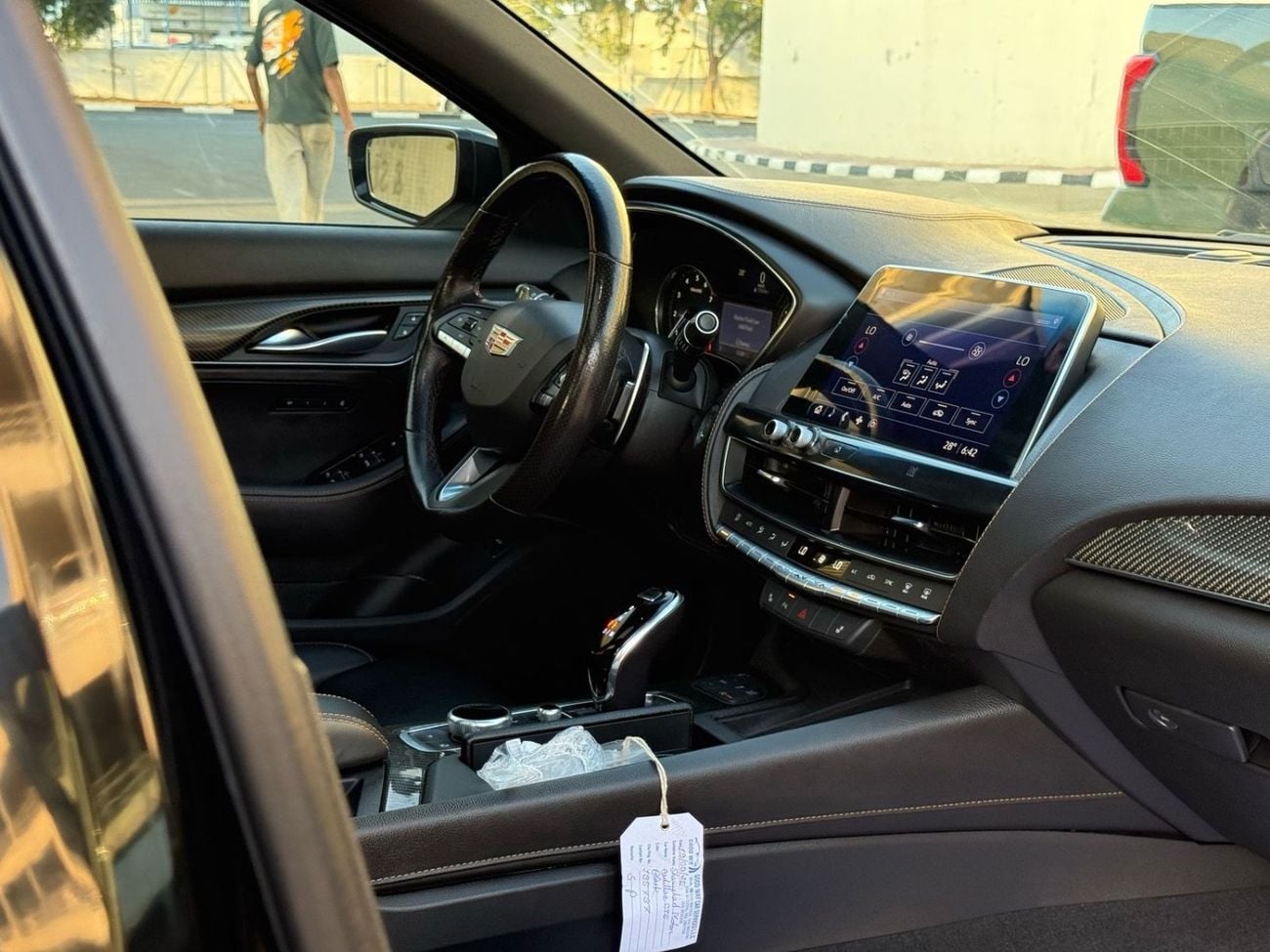 كاديلاك CT5 PREMIUM LUXURY مجهزة بالكامل بمواصفات كندية 2.0