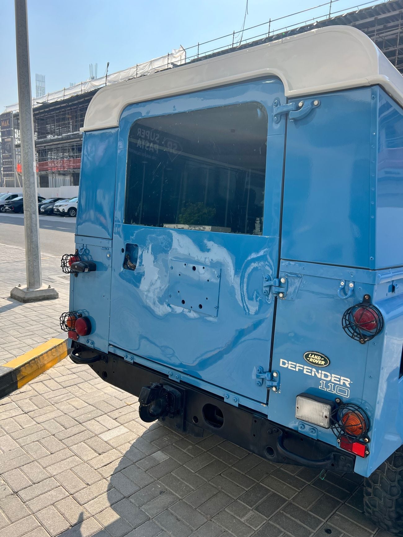 Land Rover Defender 110