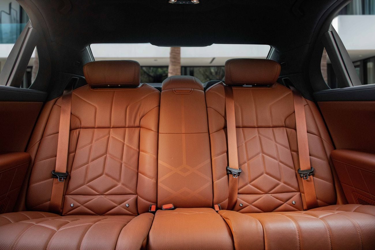 بي أم دبليو 760i M760 xDrive | 9,596 P.M | 0% Downpayment | BMW WARRANTY & SERVICE!