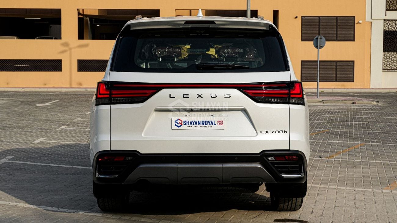 لكزس LX 700h SIGNATURE 3.5L TT HEV | AUTO PARKING | MARK LEVINSON | 7 SEATER AT 4WD 2026MY