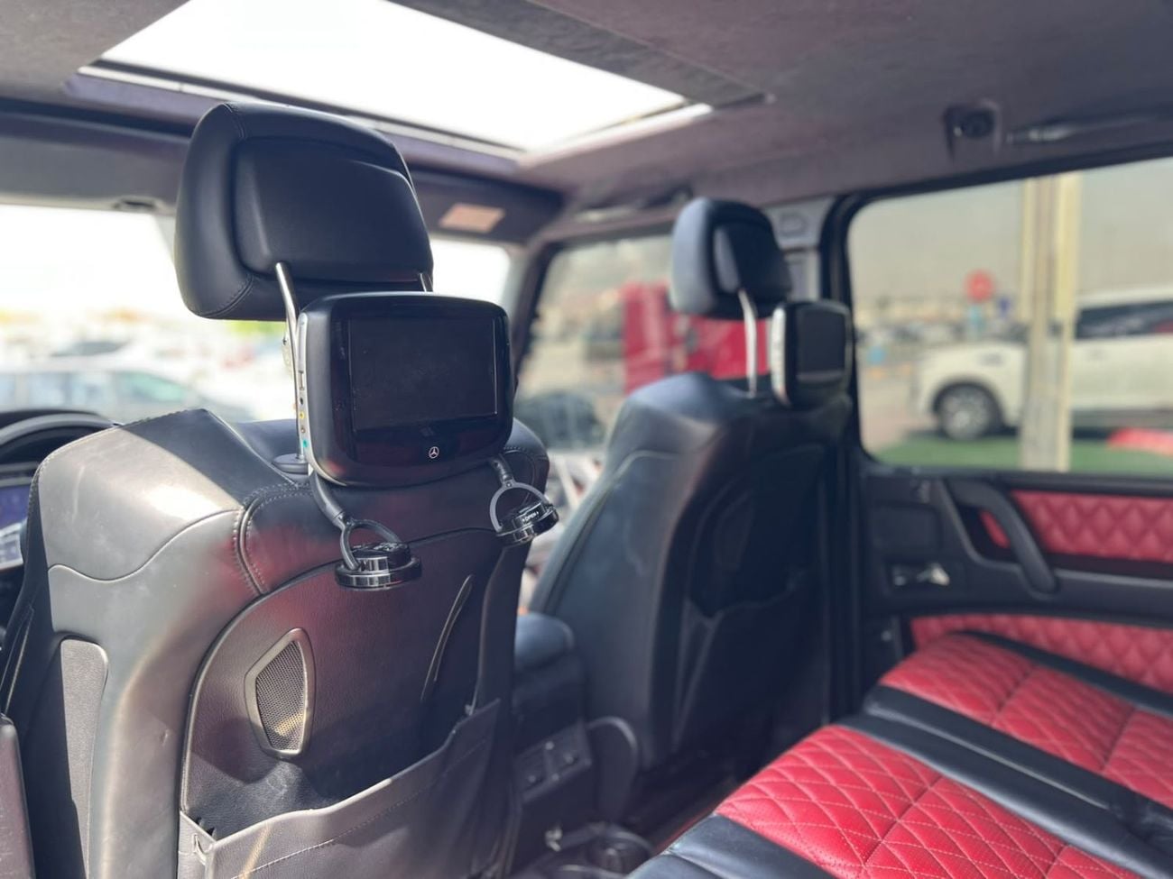 مرسيدس بنز G 63 AMG ستاندارد مرسيدس بنز G63 موديل 2014. محرك 5.5 لتر/V8.