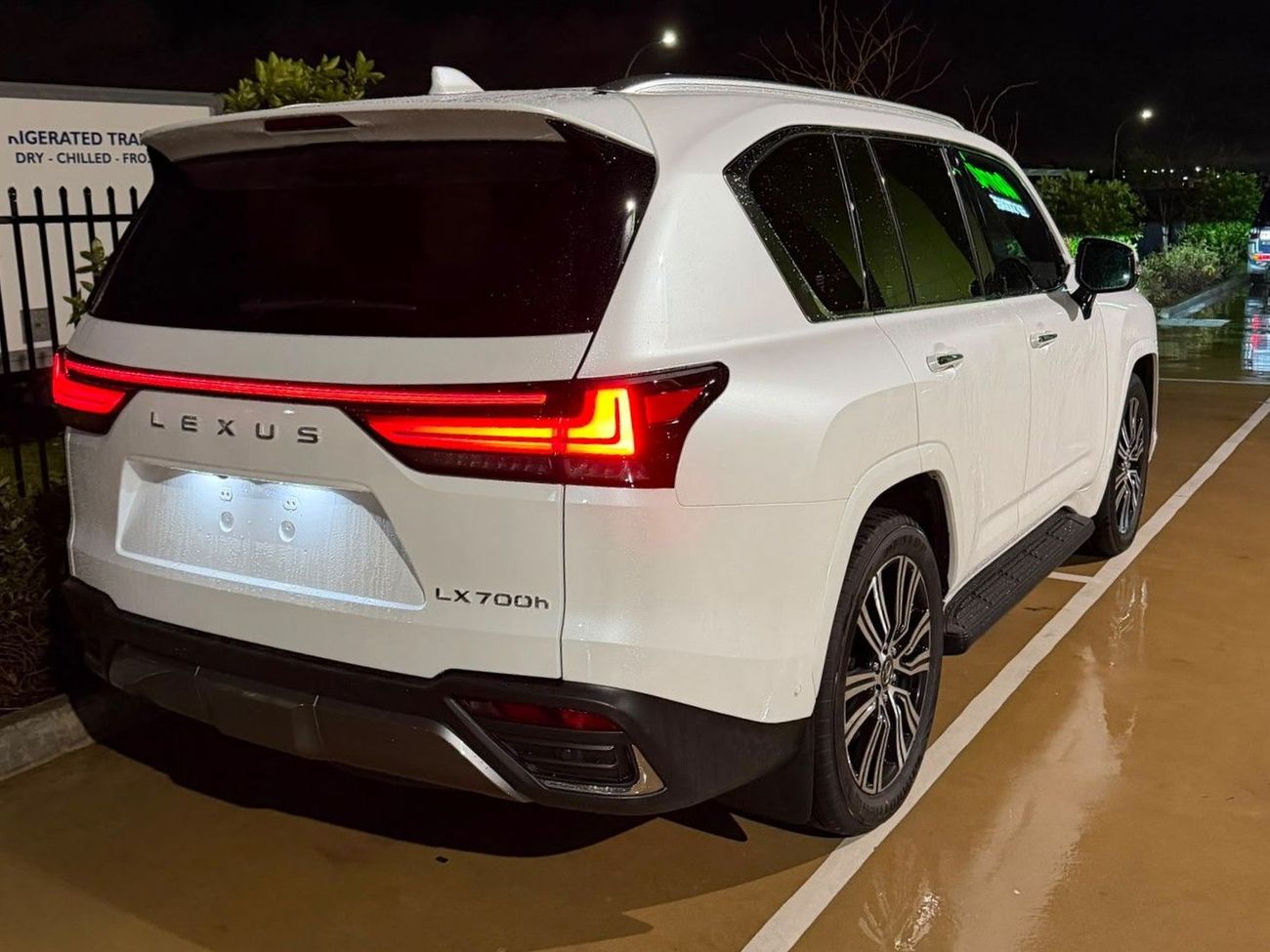 لكزس LX 700h SPORT LUXURY 3.5L V6 TWIN TURBO PETROL (EXPORT ONLY) 3.5L V6 TWIN TURBO PETROL (EXPORT ONLY)