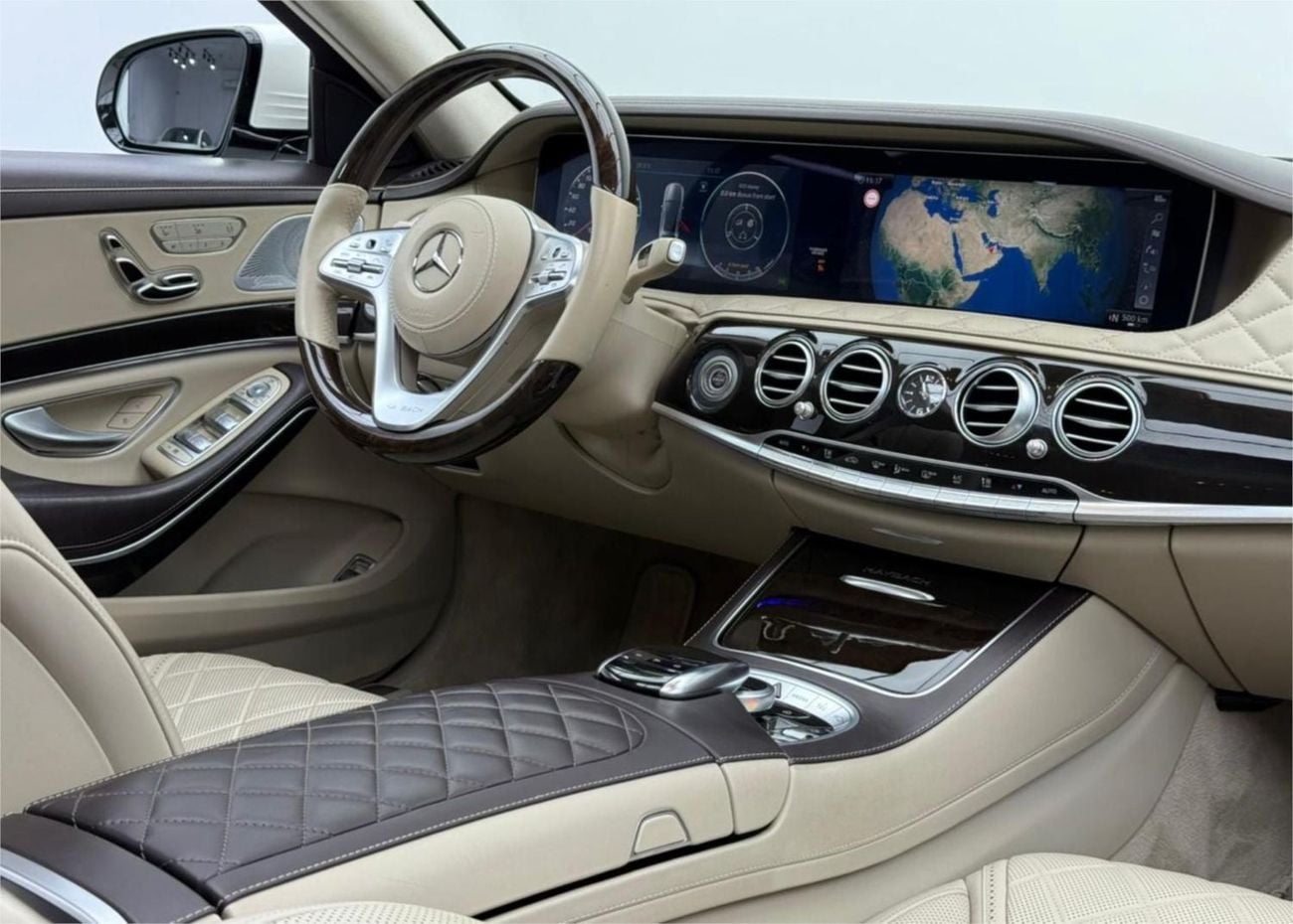Mercedes Benz S560 STANDARD 2025 Land Rover Defender 90 HSE, Agency Warranty+Full Service History, Middle East Specs.
