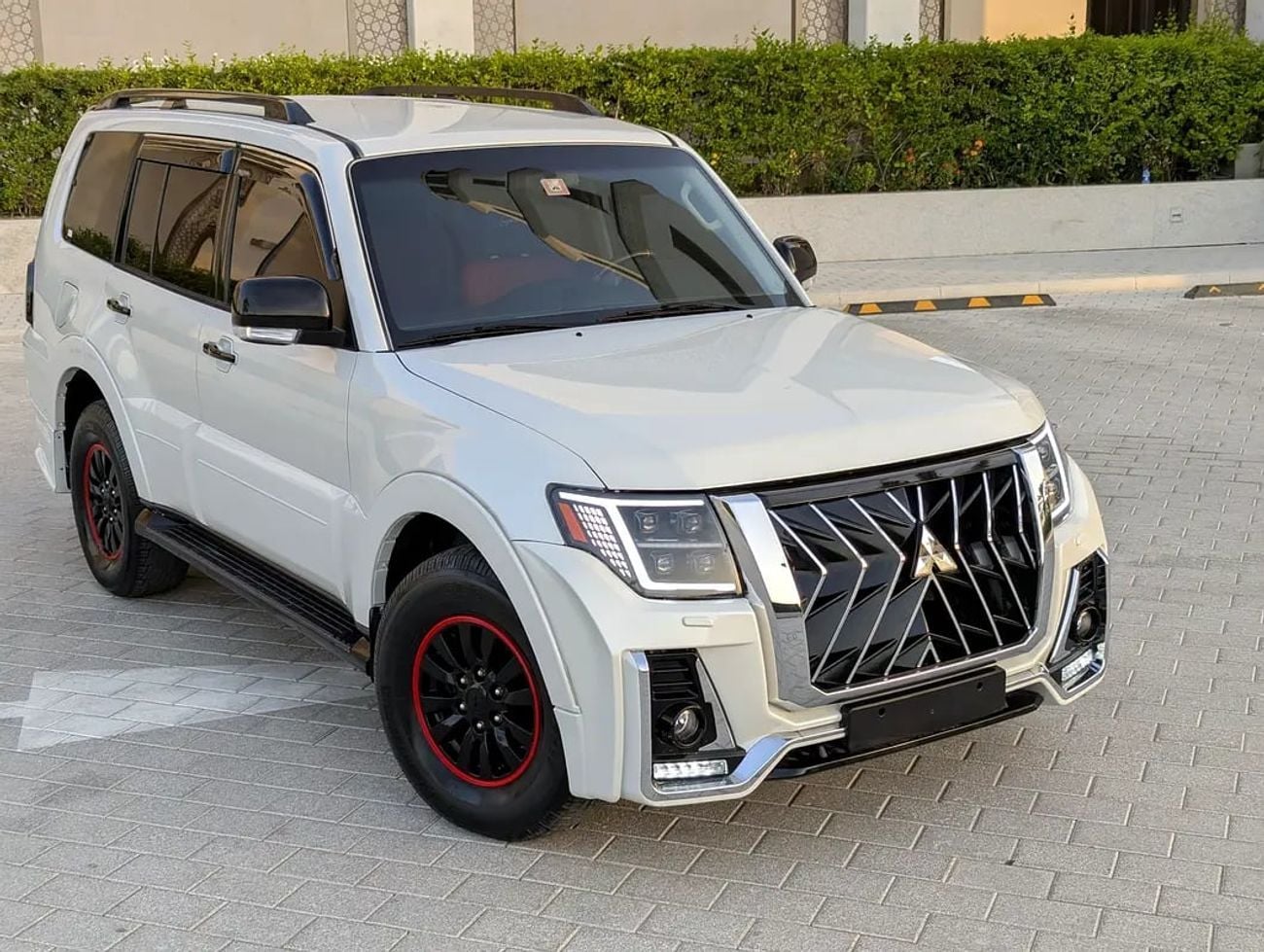 Mitsubishi Pajero GLS MIDLINE GLS MID GCC Specs