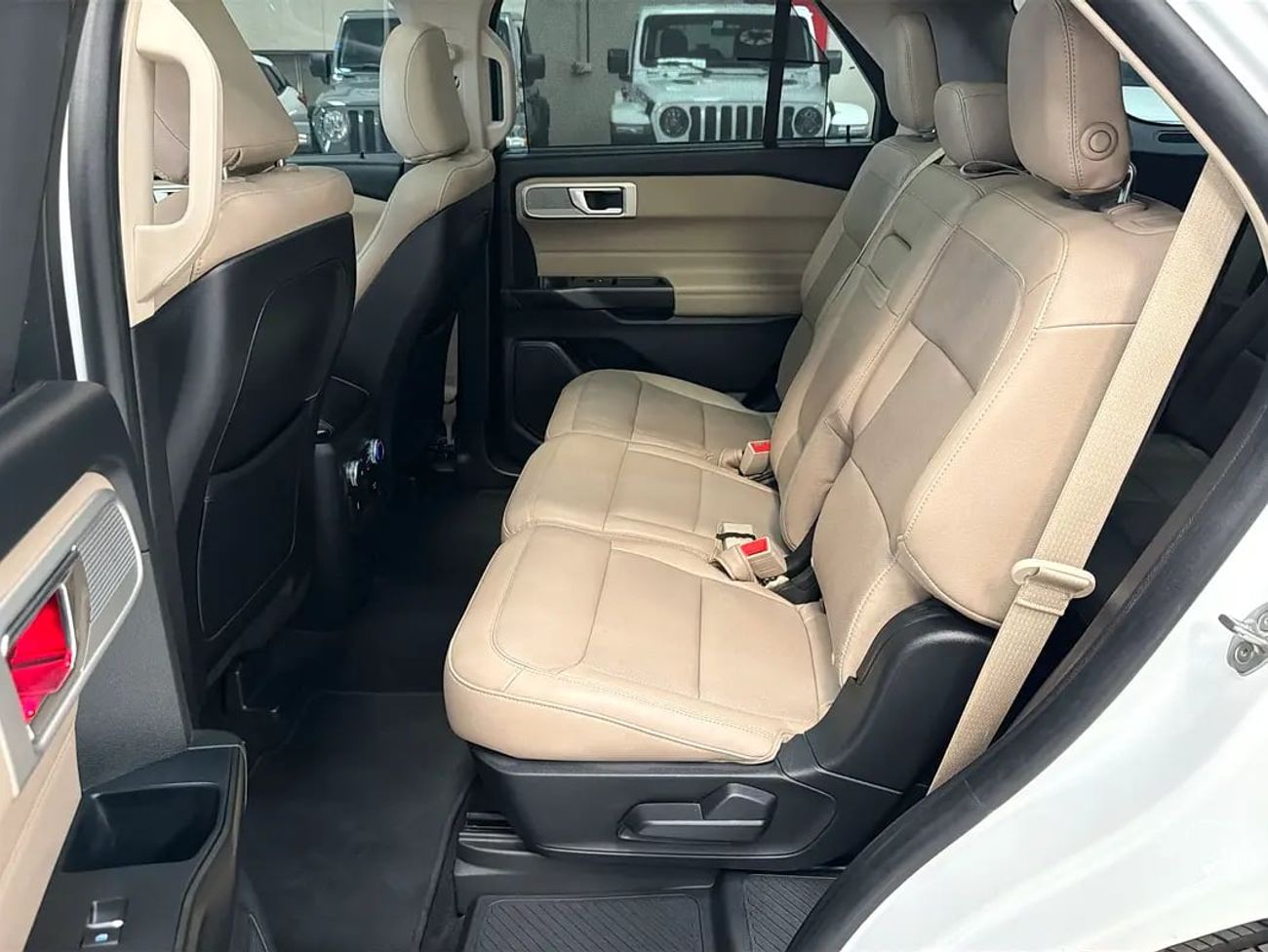 Ford Explorer LIMITED 1,351pm Zero Down Available Limited GCC Specs