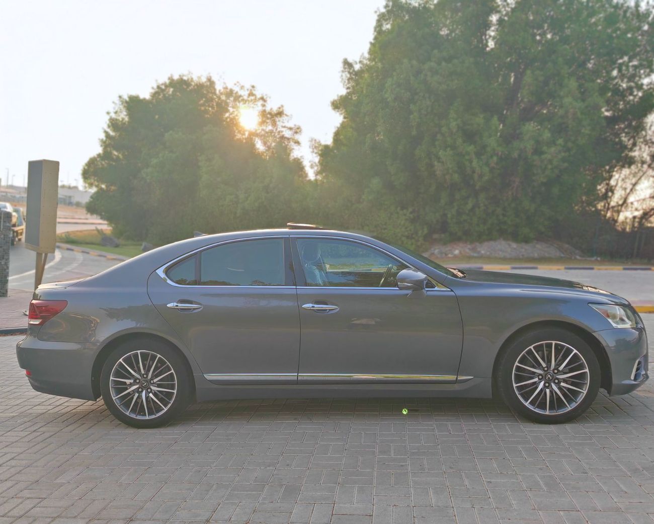Lexus LS460 PREMIER LWB