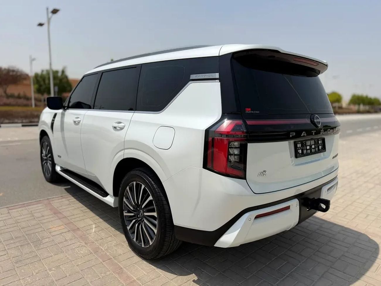 Nissan Patrol LE PLATINUM CITY 0% down payment - - LE Platinum city - Twin Turbo - GCC - Under Warranty - AWR