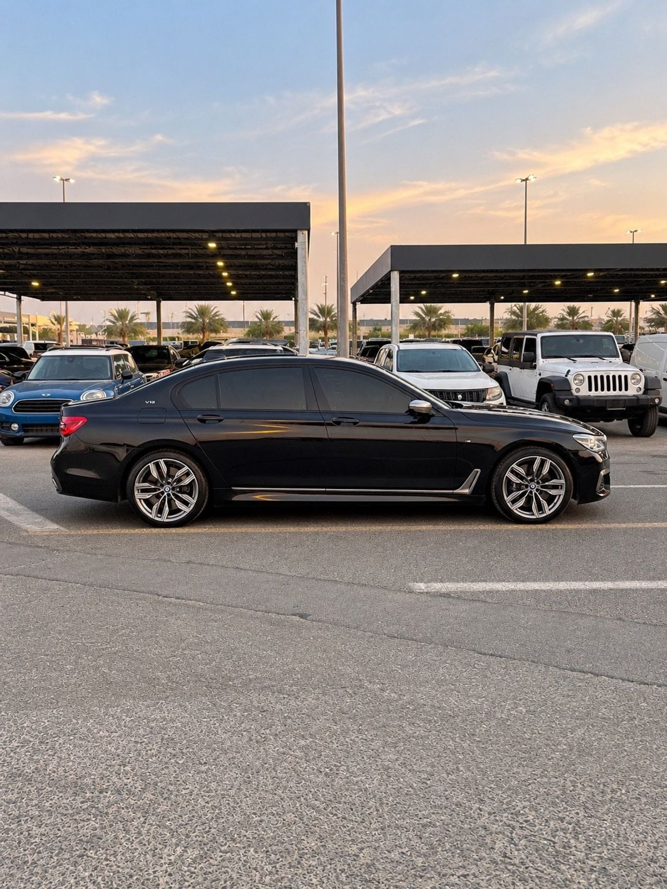 BMW M760Li XDRIVE BMW 760Li M Package | 2019