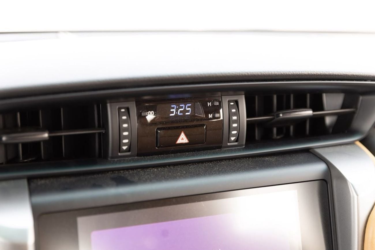 Toyota Fortuner SR5