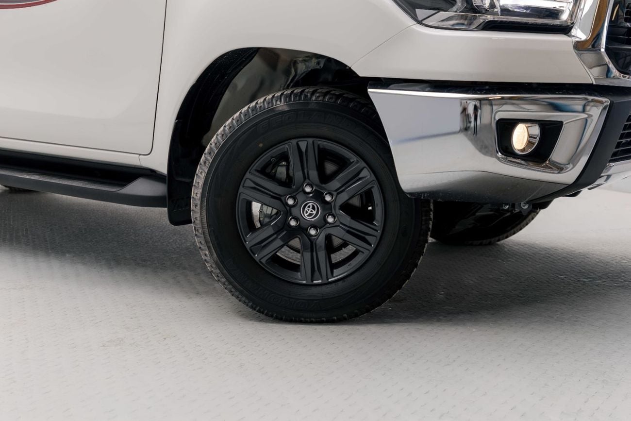 Toyota Hilux GLX 2.7L - Super White Inside Red | Export Only