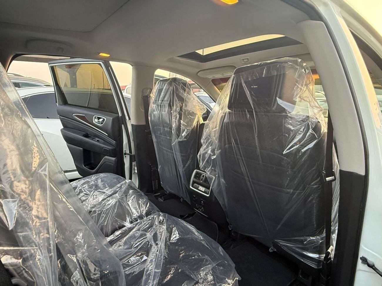Infiniti QX60 PREMIUM panoramic sunroof, excellent condition, 4x4
