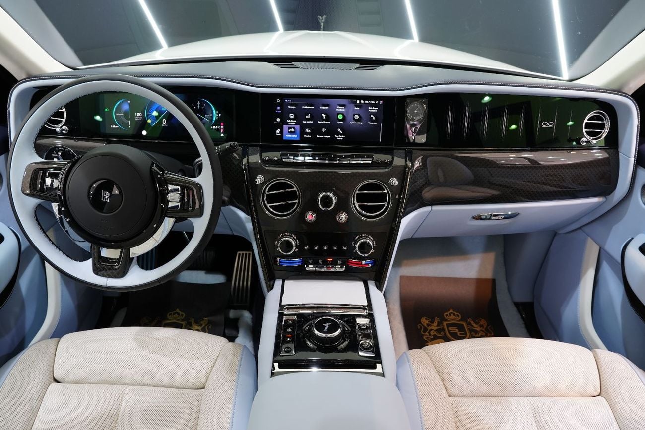 Rolls Royce Cullinan BLACK BADGE Executive Rear Seats, Rear Screens, Bespoke Audio, Dealer Warr + Serv!!