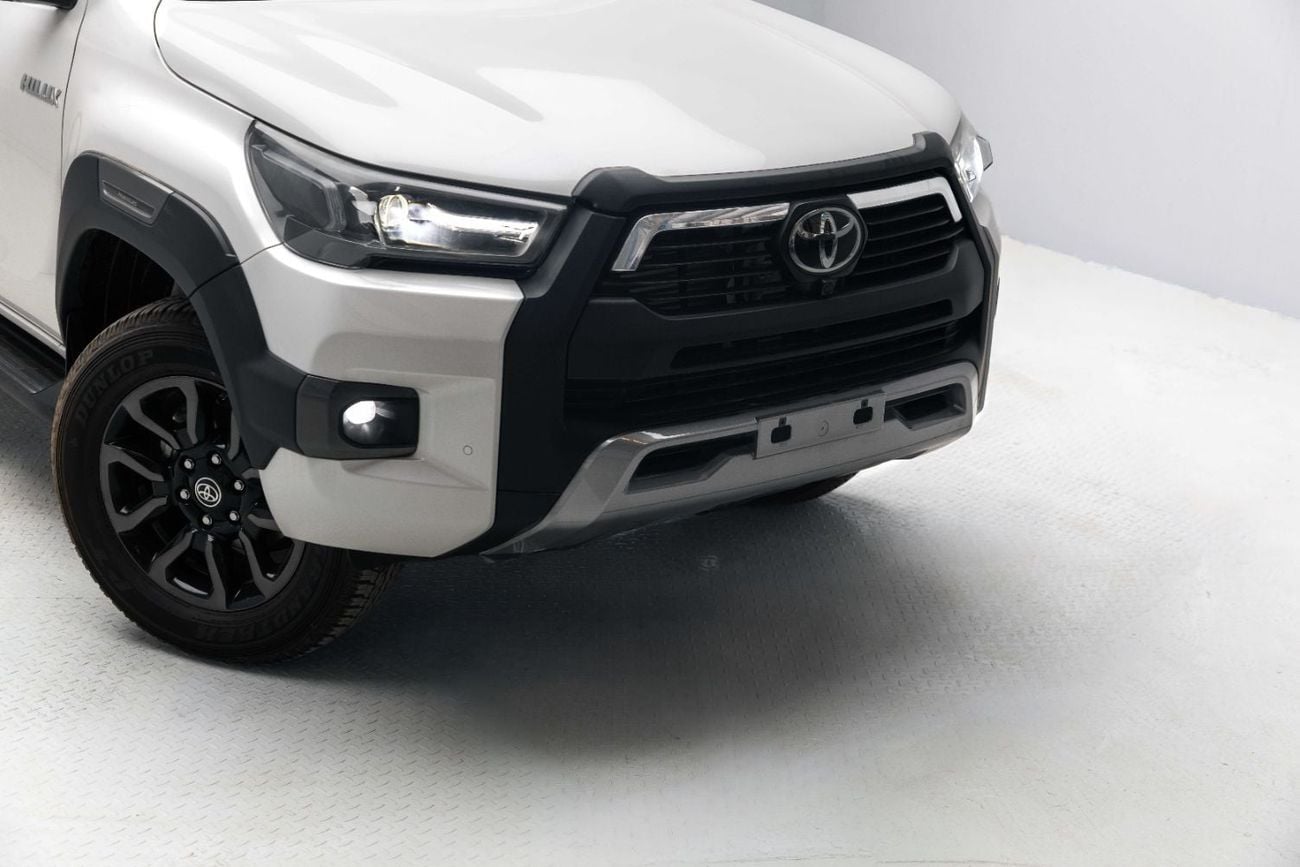 Toyota Hilux ADVENTURE Z 2.8L - PLATINUM WHITE PEAR INSIDE BLACK | EXPORT ONLY