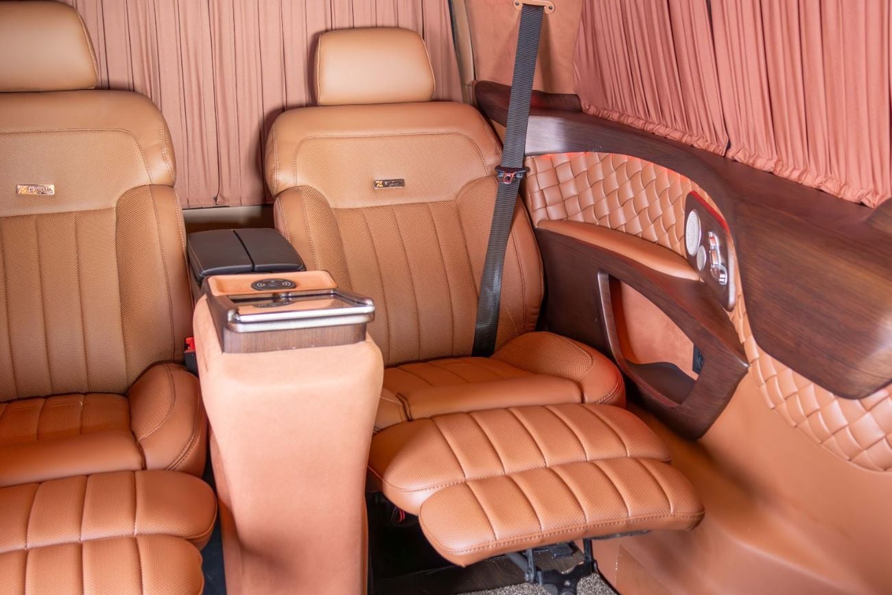 مرسيدس بنز V 300 VIP Upgrades-Exclusive Transportation-Mercedes Warranty till 2027