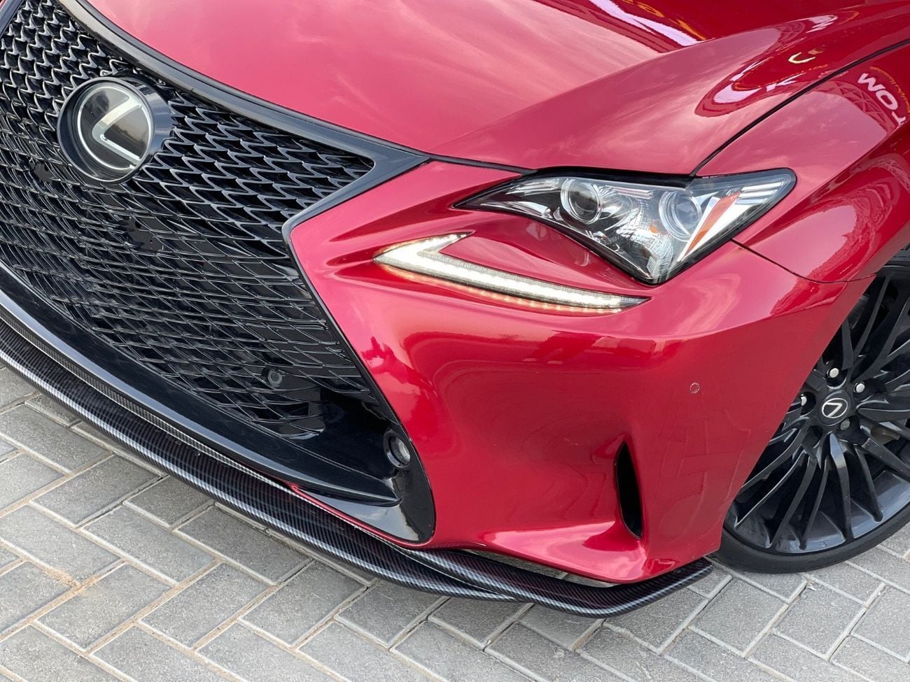Lexus RC350 F sport 3.5L V6 / ELECTRONIC CLUSTER / COOLING AND HEATING SEATS / MOUSE / BIG SCREEN