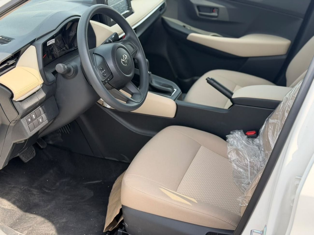 Toyota Yaris E Toyota Yaris 1.5AT GCC basic options