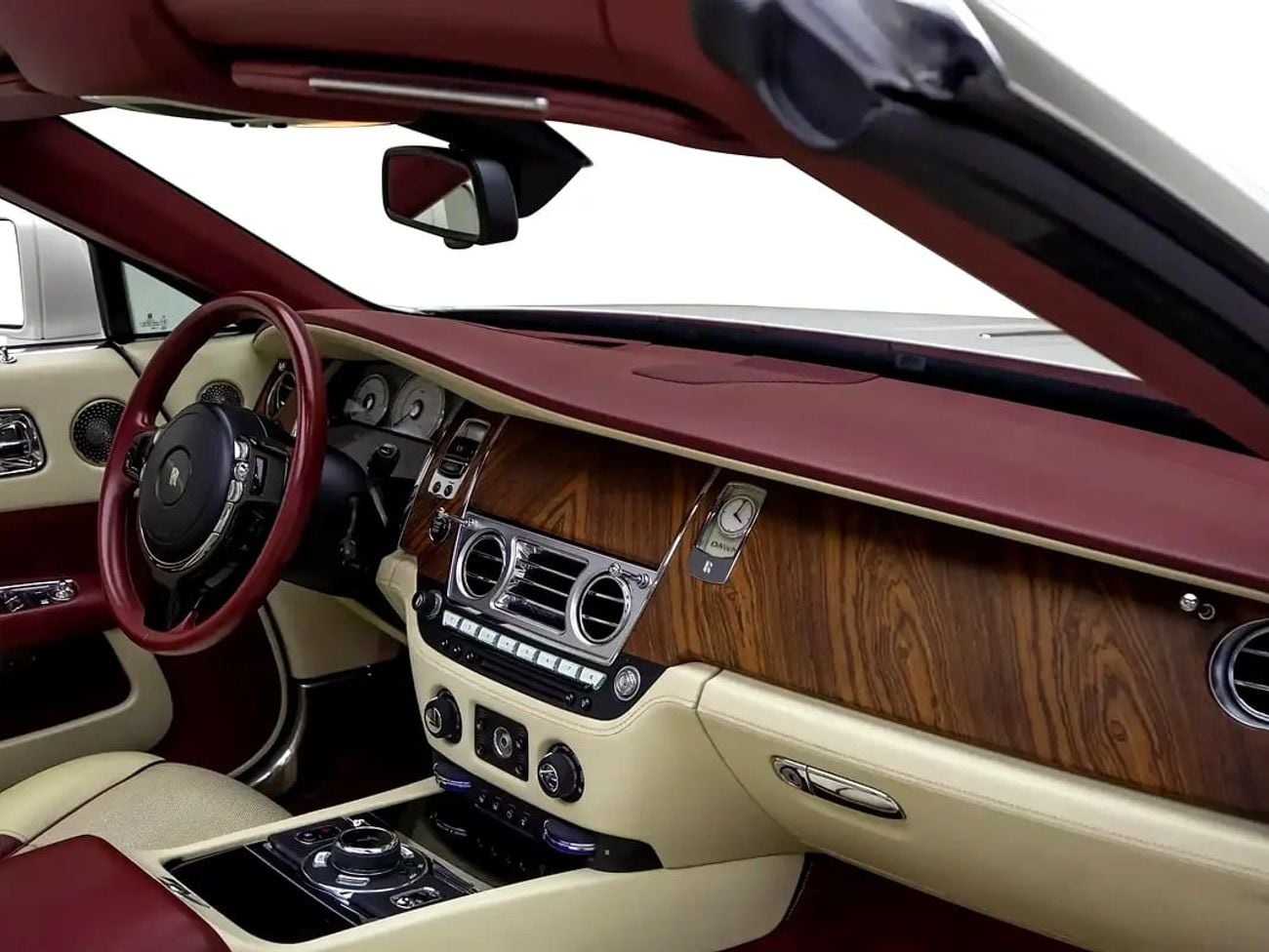 Rolls Royce Dawn GCC Specs | Luxury Convertible