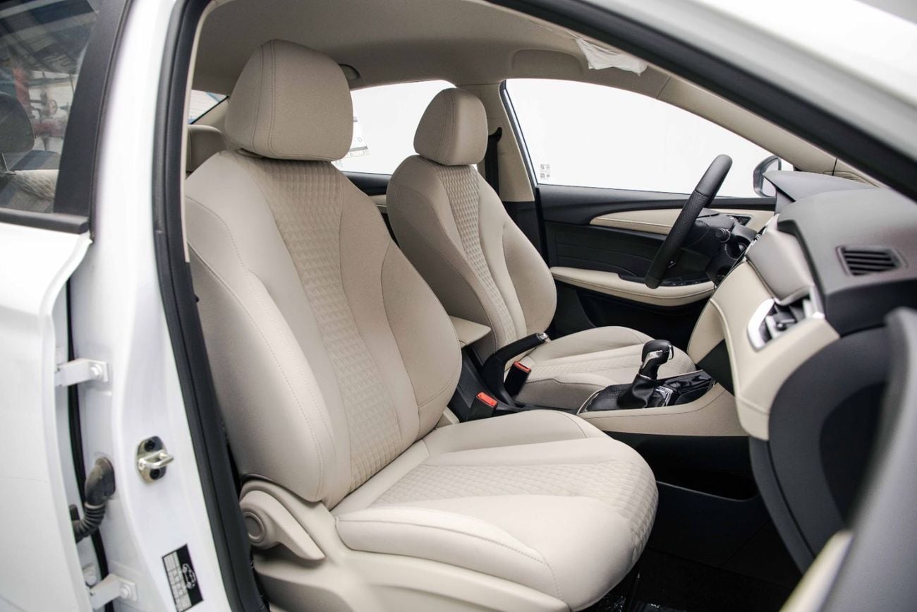 MG 5 STANDARD STD 1.5L - White Inside Beige | Export Only