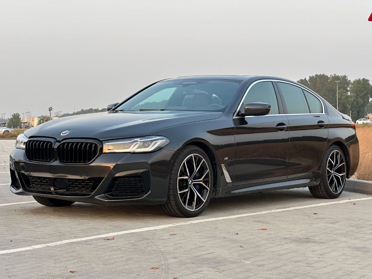 بي أم دبليو 530i لاكجوري لاين إكسكلوسيف