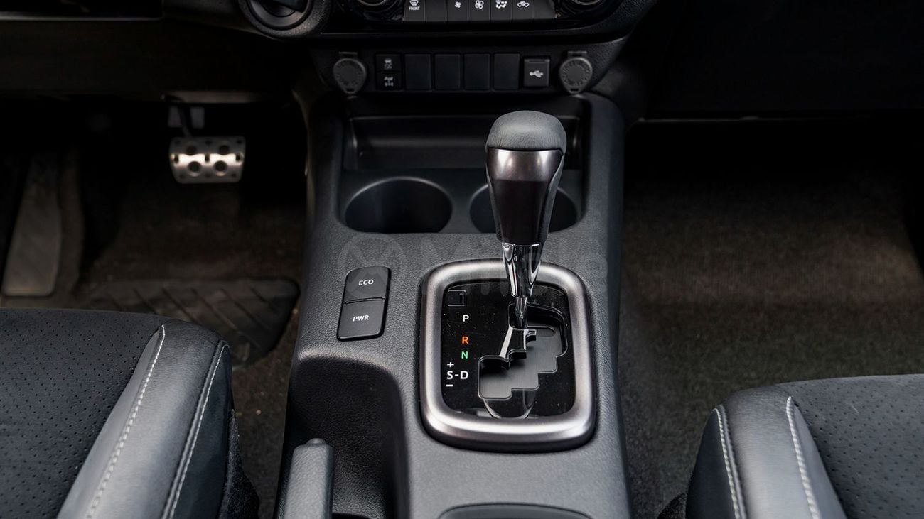 Toyota Hilux GR SPORT