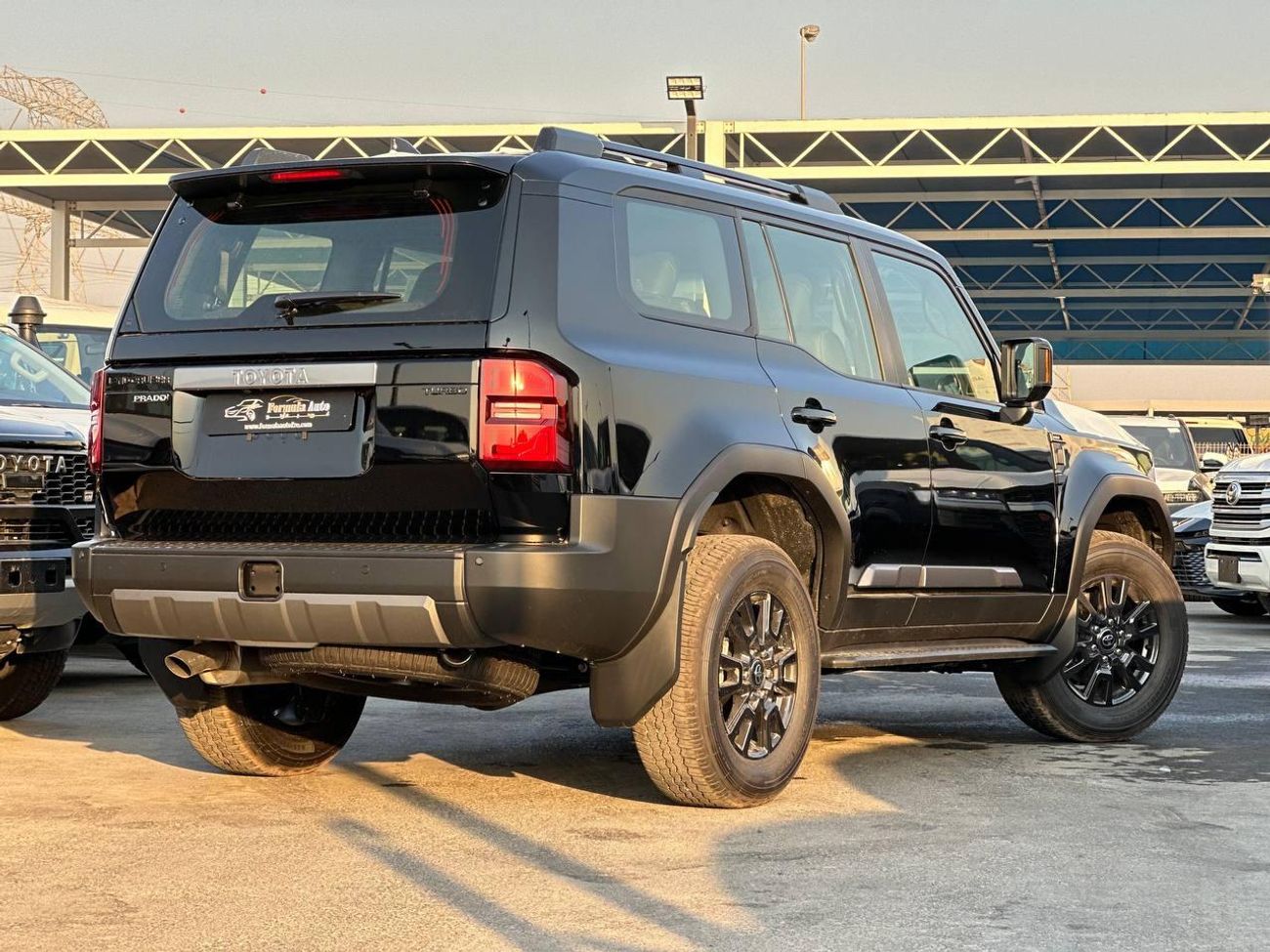 Toyota Prado VXR Toyota Prado 2.4L PTR A/T // 2027 // Mid Option with RADAR