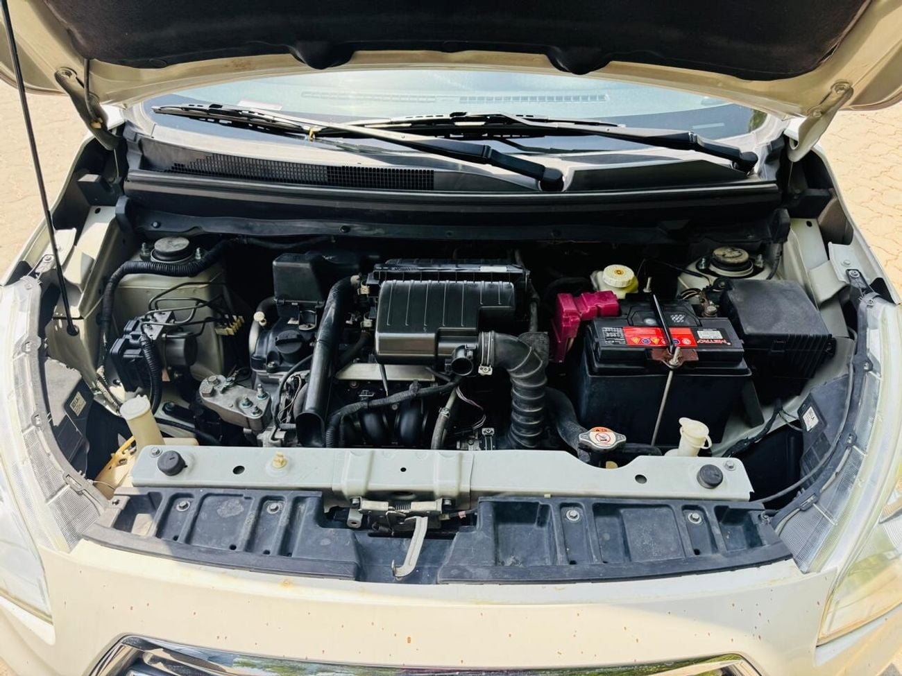 Mitsubishi Attrage GLX