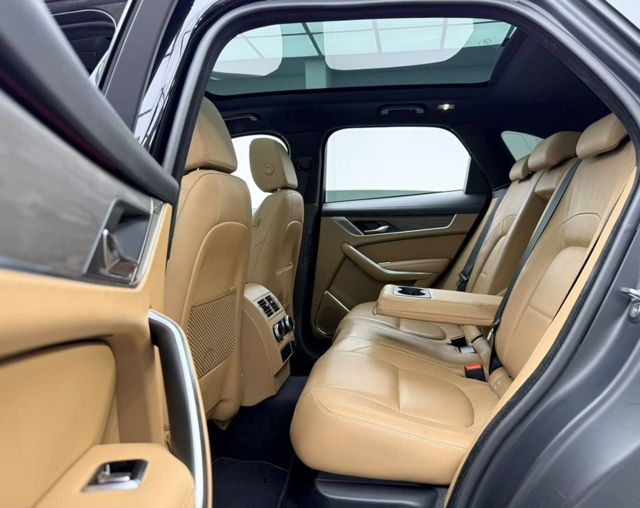 جاكوار F بيس SE P250 2021 Jaguar F-PACE S P250, Warranty, Full Service History, GCC Specs.