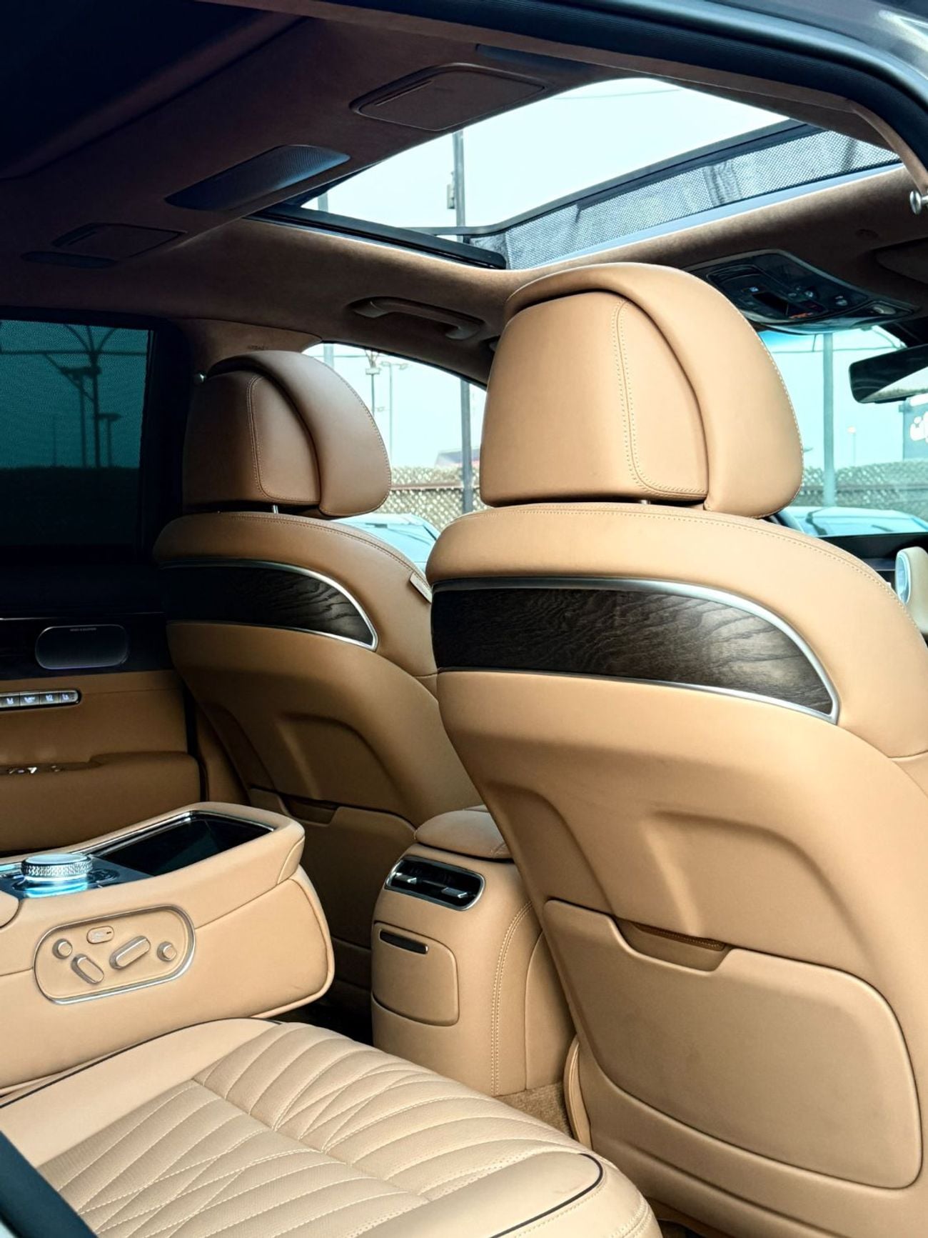 Genesis G90 ROYAL