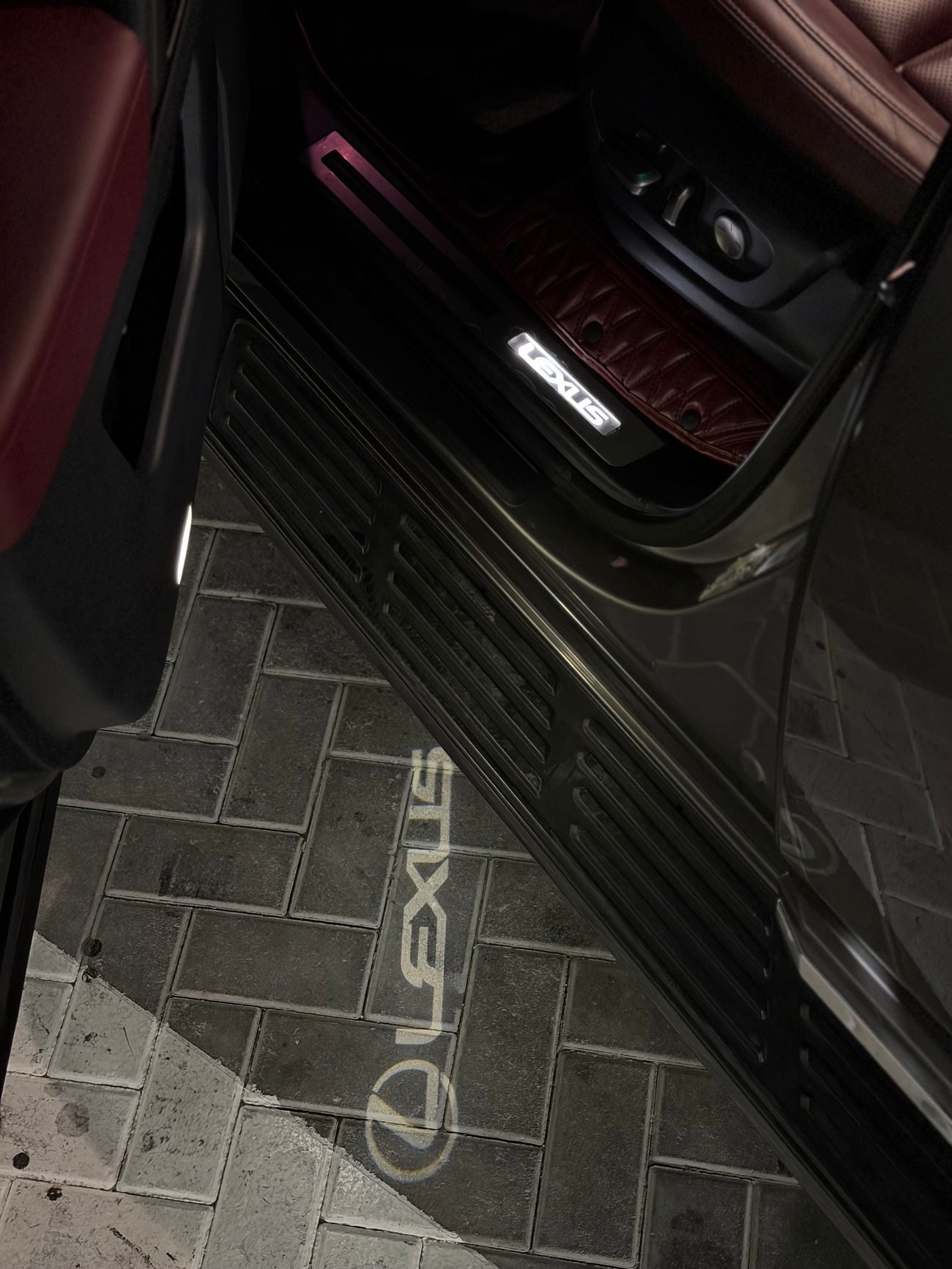 لكزس LX 600 سيجنتشر