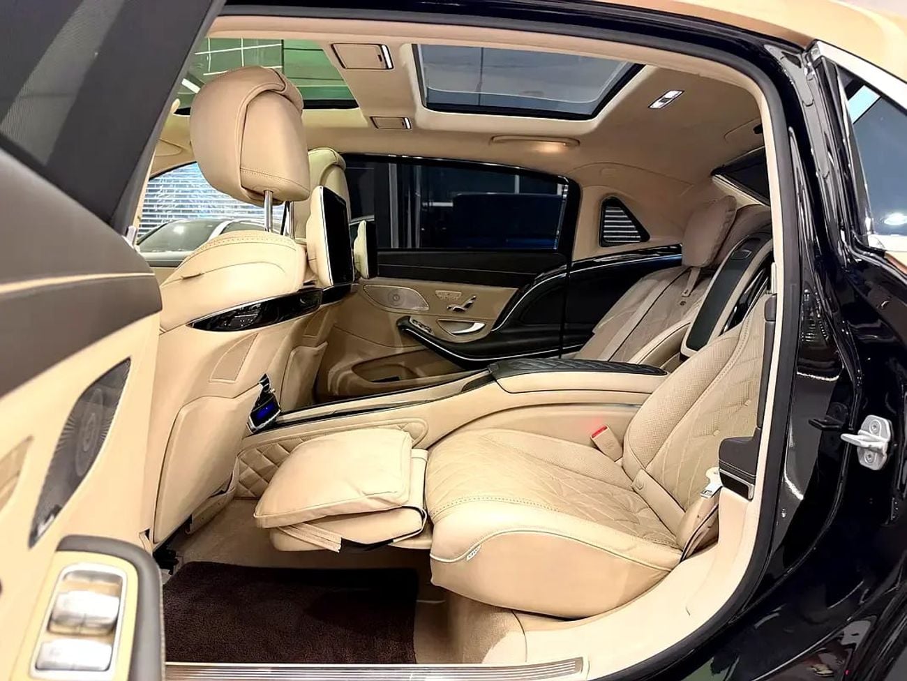 مرسيدس مايباخ s600 مايباخ S600 - Japanese Specs - Pristine Condition
