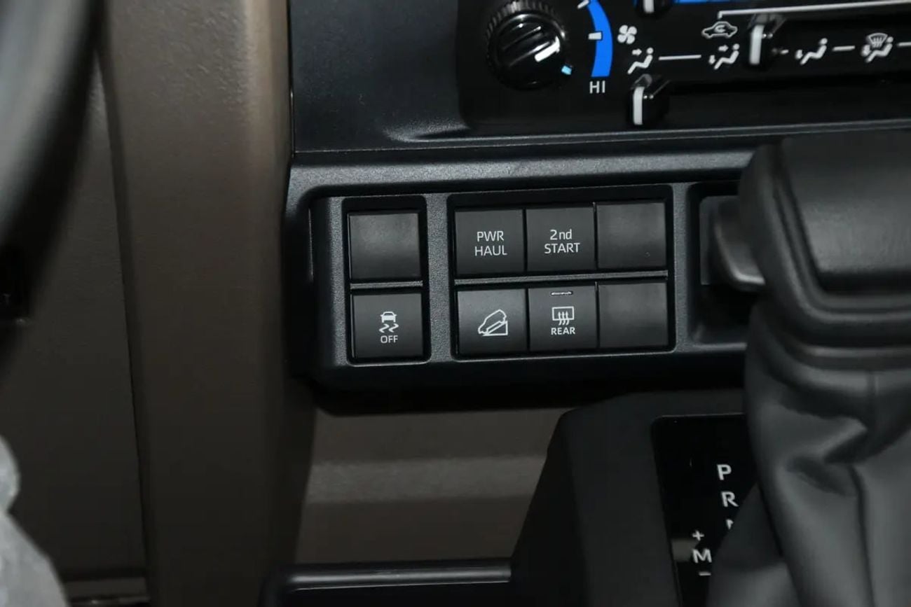 Toyota Land Cruiser 70 ll Land Cruiser Lc 76 Gcc ll Al-Futtaim Warranty