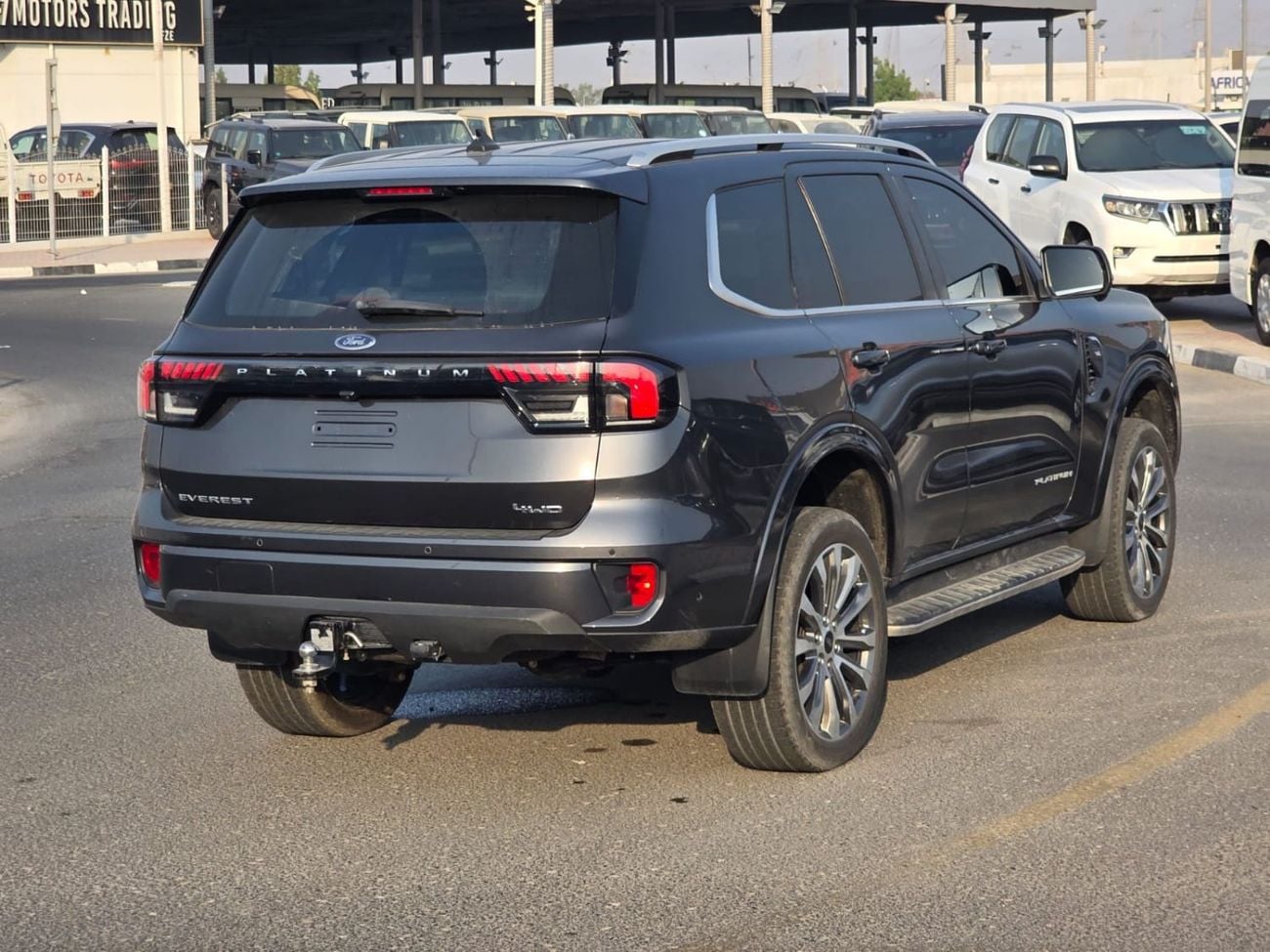 Ford Everest diesel 3.0L Platinum liter RHD ,7 seater only for export available