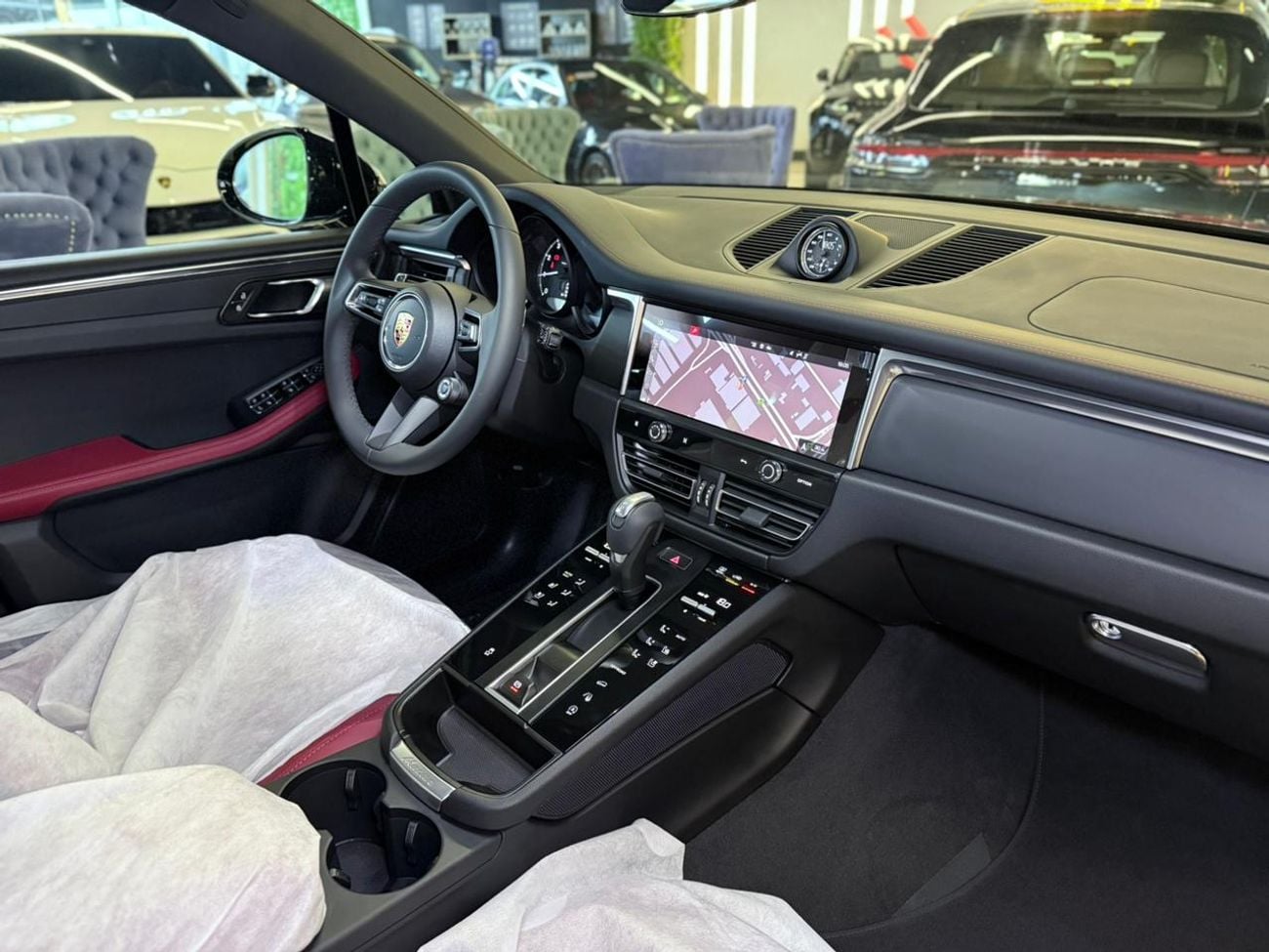 Porsche Macan STANDARD 2026 Porsche Macan| GCC | Dealer Warranty | 21-inch RS Spyder Rims