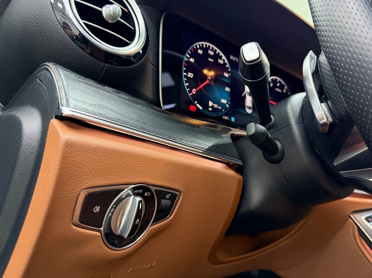 مرسيدس بنز E300 AMG مجلس التعاون الخليجي .. سجل صيانة كامل .. حالة ممتازة .. AMG ..