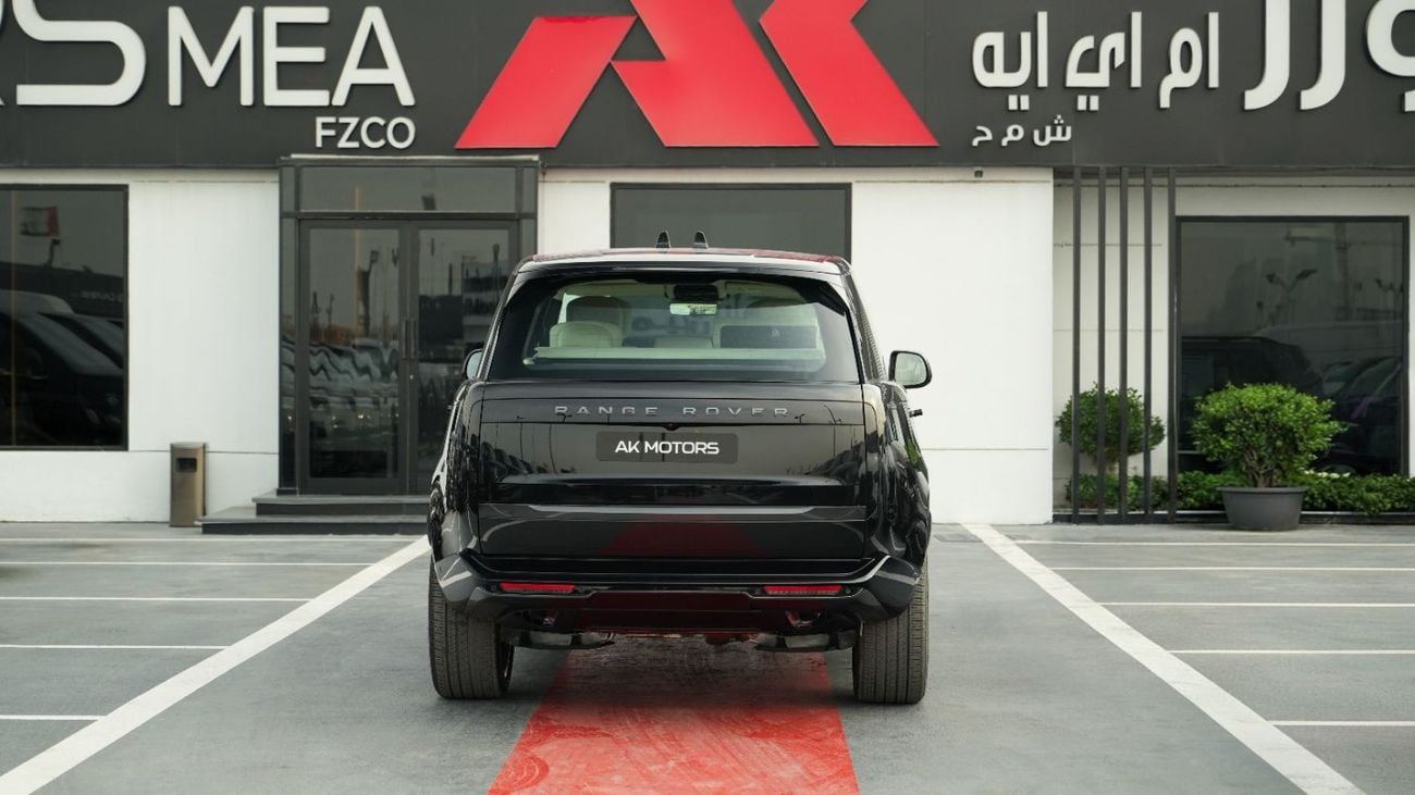 لاند روفر رينج روفر Autobiography P400 With Console Santorini Black- white 2027MY Export Only