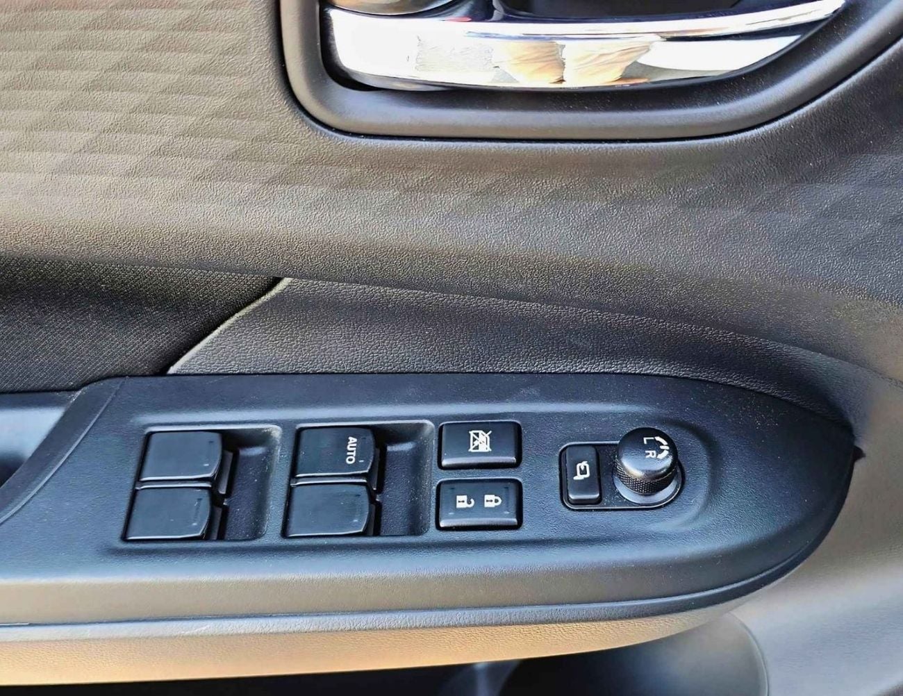 Suzuki Swift GLX SUZUKI SWIFT GLX HYBRID || RADAR PETROL AT 1.2L V4 (CODE # SWGLXFOH) SILVER 2026