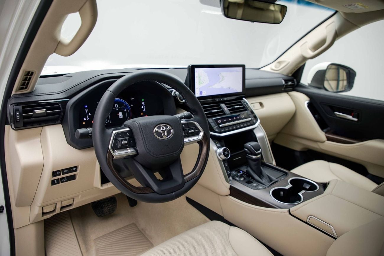 تويوتا لاند كروزر GXR LC300 3.5L - White Pearl Inside Beige | Export Only